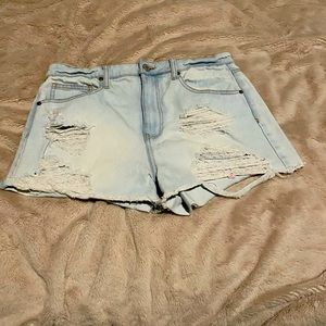 Light washed Jean shorts